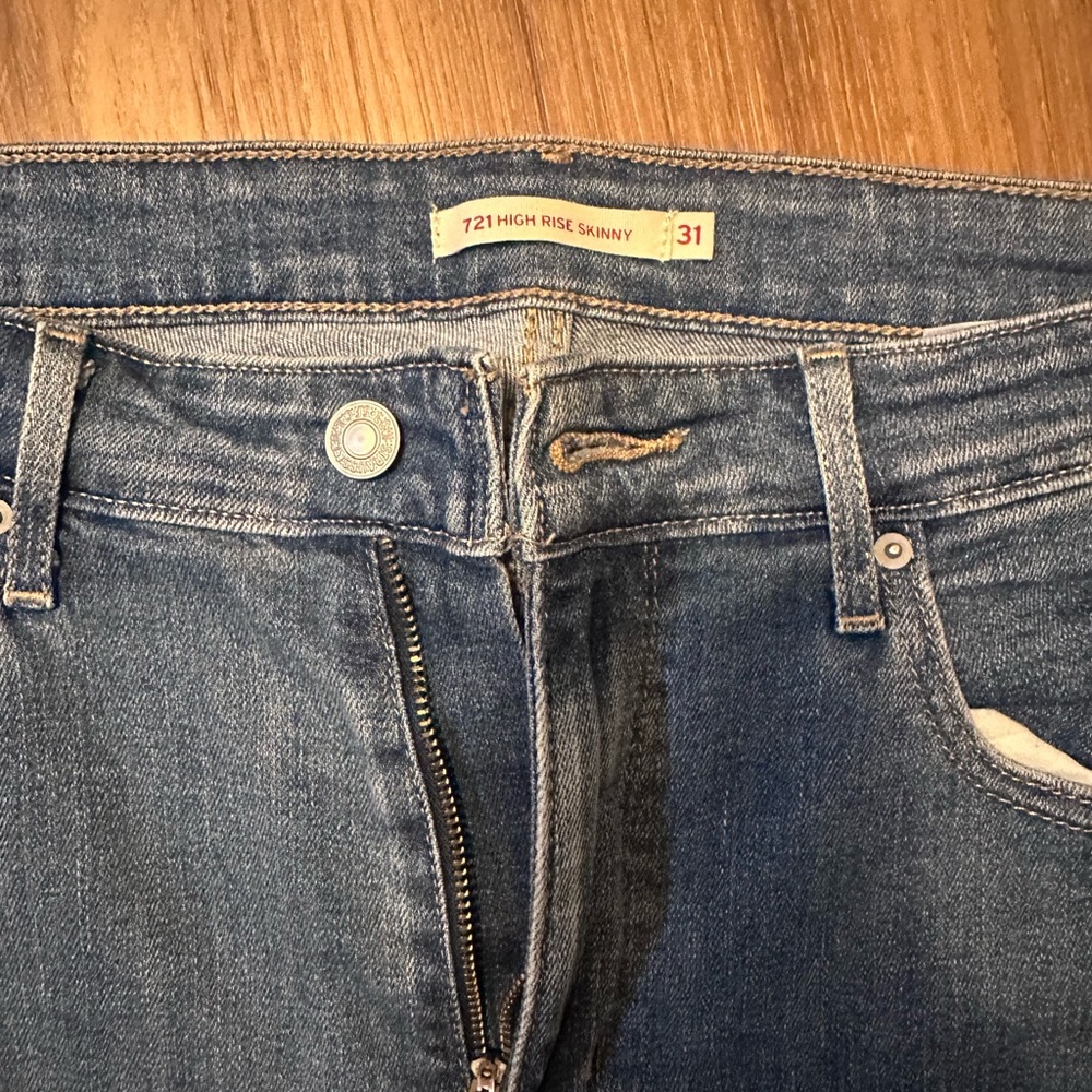 Levi's Women's High Rise skinny Blue Jeans